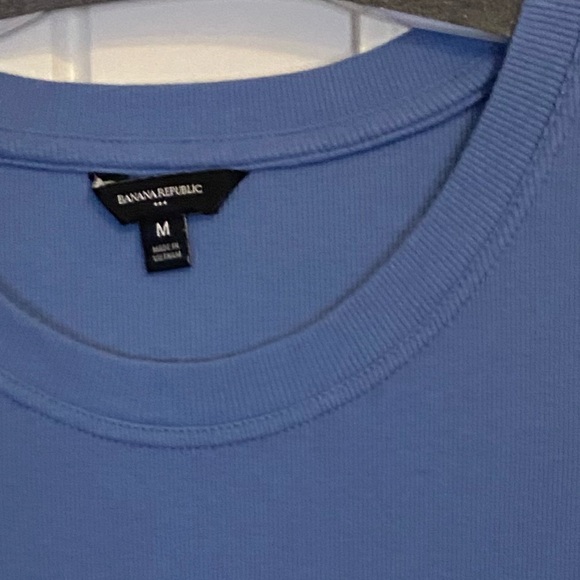 Banana Republic | Half Sleeve Ribbed Tee. French Blue. Size M. Worn Once On Set. - Picture 2 of 7